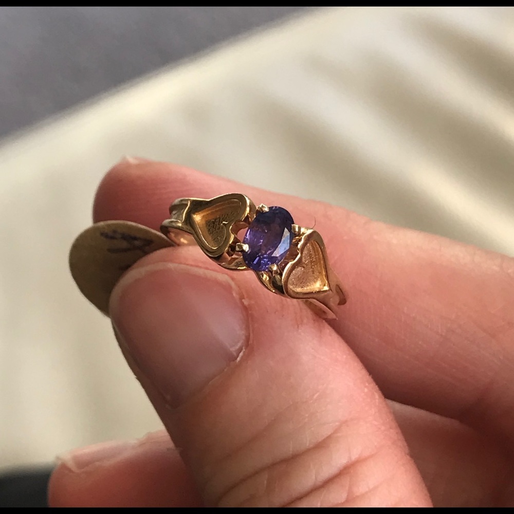 14k gold ring w beautiful royal amethyst, size 5